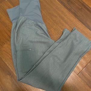 Figs maternity scrub- medium- in graphite